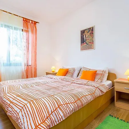 Mirna Apartment