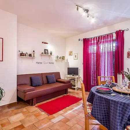 Apartamento Mirna *