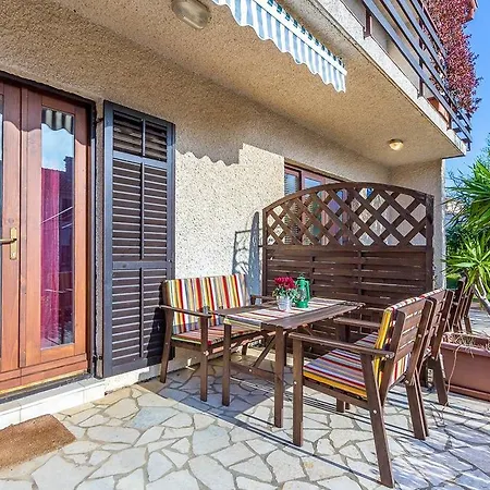 Mirna Apartment Vinkuran
